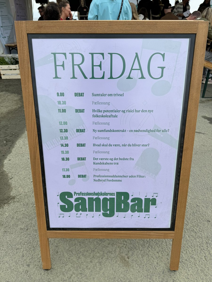PHabsalon's tweet photo. Fredag på #fmdk i J26 Sangbaren sættes i gang med morgensamtale om trivsel, og du er også inviteret til en dag med mere fællessang - bl.a. med Katrine Muff, debat om den nye folkeskoleaftale, ny tilgang til udd, unges perspektiv på valg af udd mv.: https://t.co/zXwm6KN4EU #uddpol https://t.co/1axFuHUs3T