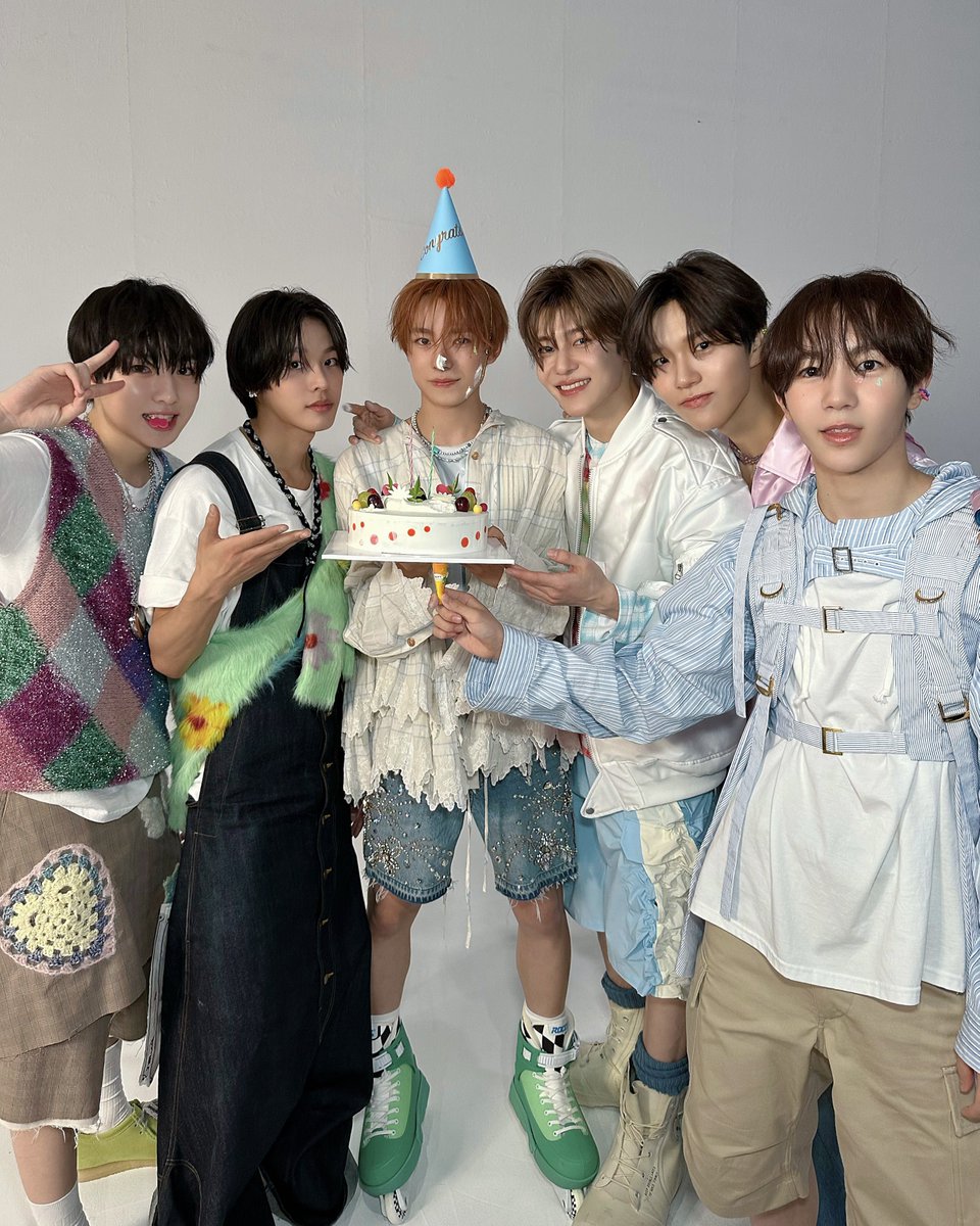 nctwishofficial's tweet photo. 🎂date. #NCTWISH of 0405 https://t.co/JYf7jlVco4