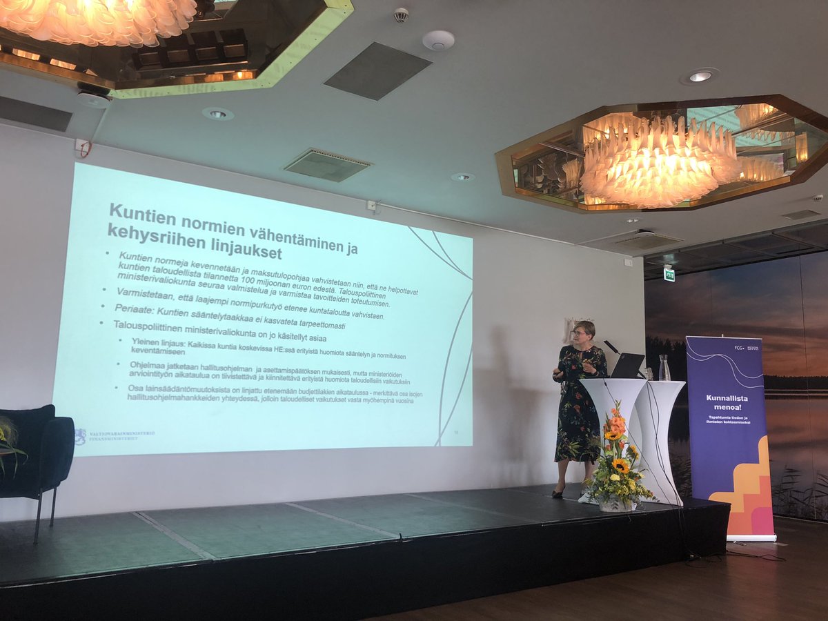 Tiina Isotalus (@tiinaisotalus) on Twitter photo #kuntapuheenjohtajapäivät valtiovallan terveiset tuo <a href="/SusannaHuovinen/">Susanna Huovinen</a>
Suuri kysymys kuntien tulojen muodostuminen tulevina vuosina. Monilla kunnilla ei enää ole sopeutettavaa - tarvitaan rakenteellisia uudistuksia, mutta mitä? VOS-uudistus, kuntaliitokset, verotus uudeksi? #kuntapuheenjohtajapäivät valtiovallan terveiset tuo <a href="/SusannaHuovinen/">Susanna Huovinen</a>
Suuri kysymys kuntien tulojen muodostuminen tulevina vuosina. Monilla kunnilla ei enää ole sopeutettavaa - tarvitaan rakenteellisia uudistuksia, mutta mitä? VOS-uudistus, kuntaliitokset, verotus uudeksi?