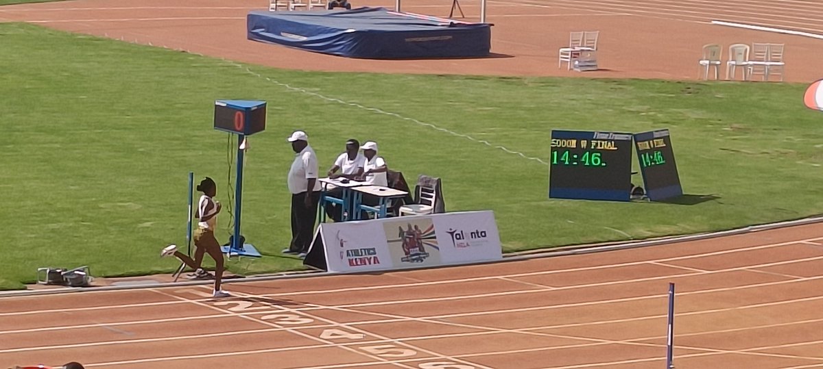 Impressive 1st race of the year for World Record Holder Faith Kipyegon winning the 5000m final at the #KenyaOlympicTrials over 10,000m World Record holder Beatrice Chebet. Both make the Olympic team to Paris!