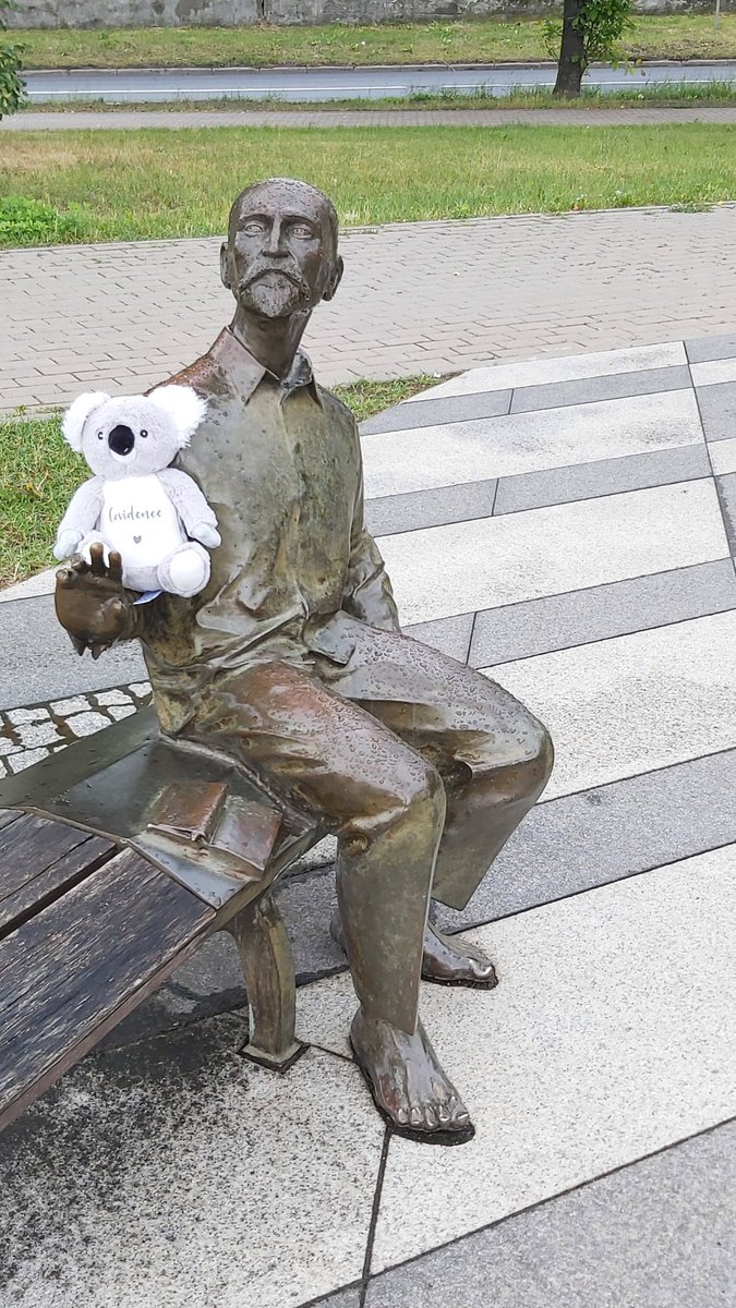 Helen Ellis tweet media