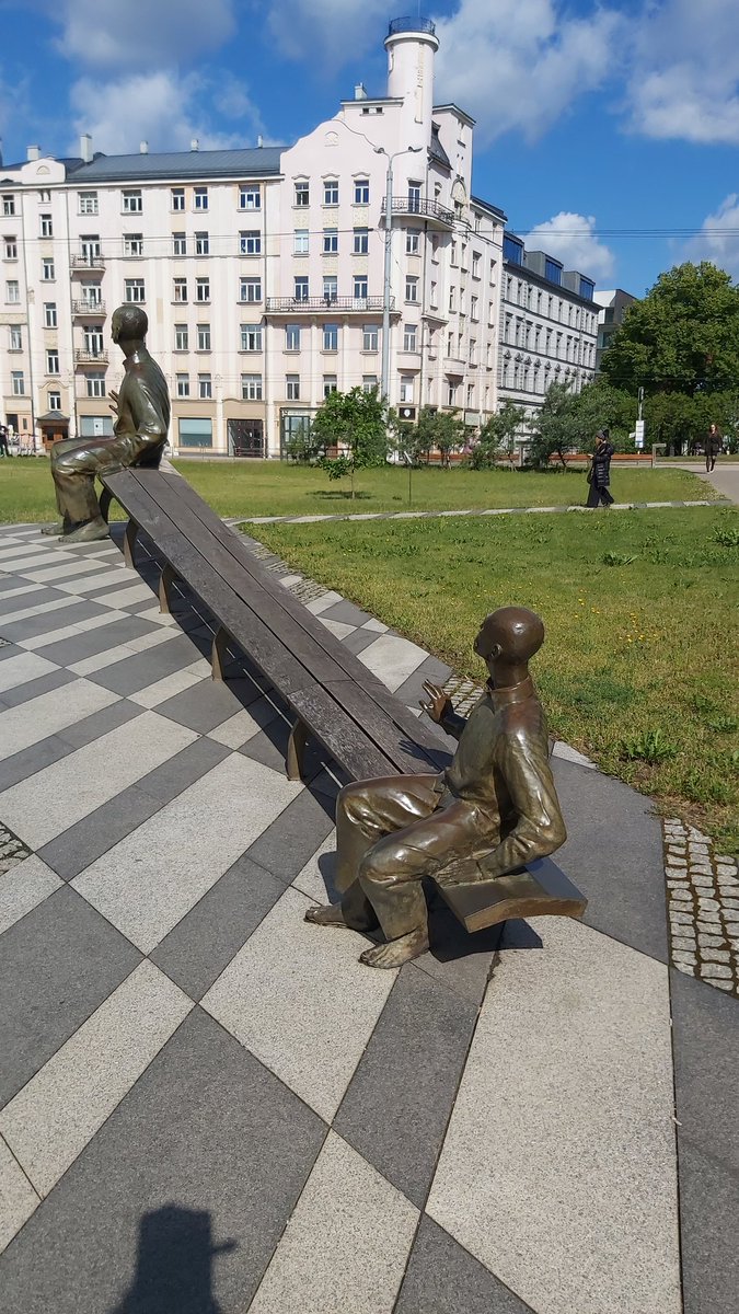 Helen Ellis tweet media