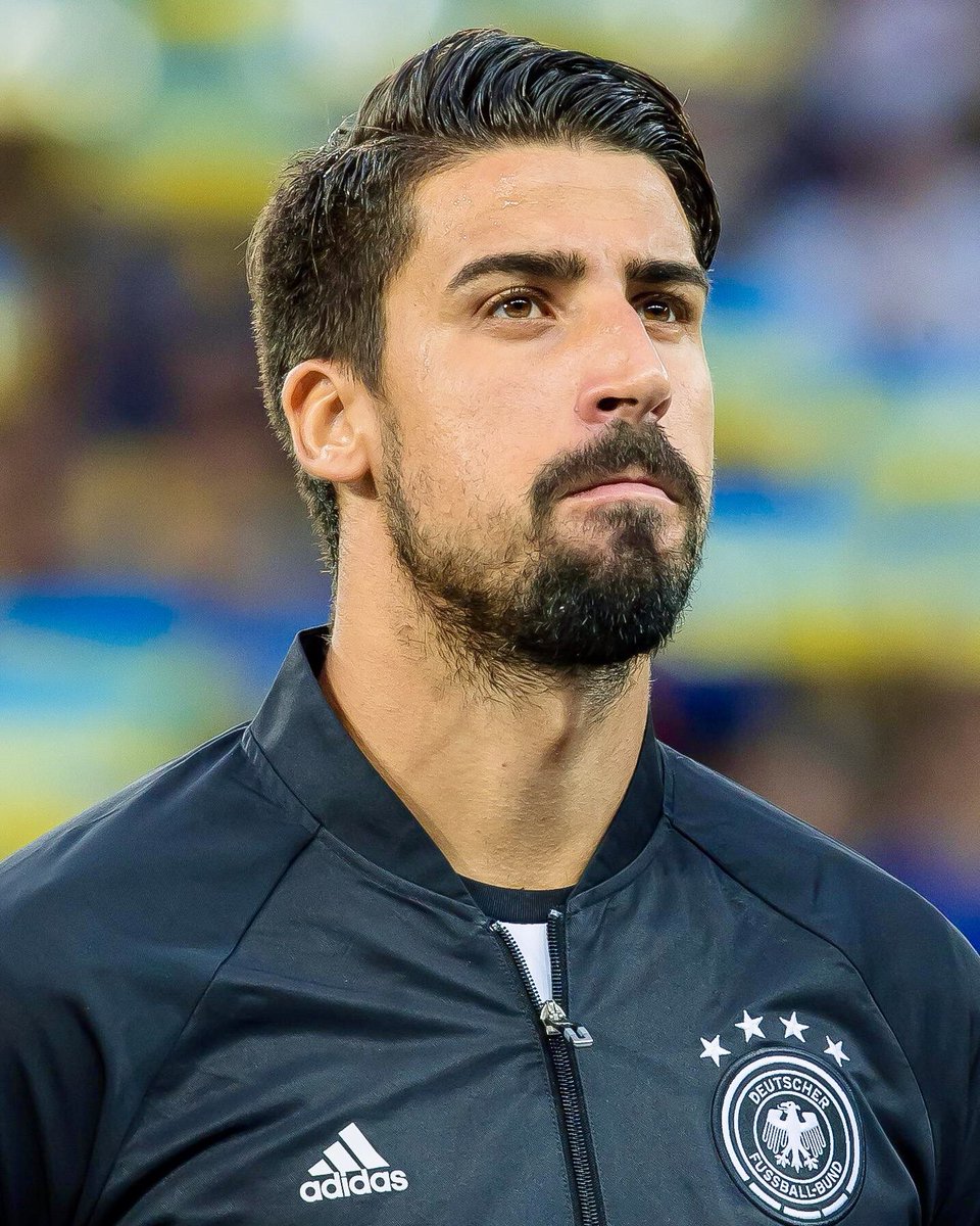 Heute ist es soweit. Die @EURO2024 startet und ich bin sehr gespannt wie sich das <a href="/DFB_Team/">DFB-Team</a> zum Auftakt schlagen wird! 🇩🇪 

Ich wünsche mir, dass jeder sein Herz auf dem Platz lässt, dass wir das Funkeln in den Augen sehen können und wir alle einen magischen Sommer erleben