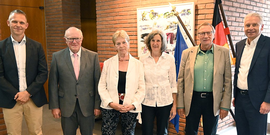 „Für den Zusammenhalt im Main-Taunus-Kreis“: Fünf Bürgerinnen und Bürger mit dem Ehrenbrief des Landes Hessen ausgezeichnet. mtk.org #MTK #Ehrenbrief #Bürgerinnen #Ehrenamt #Ehrung