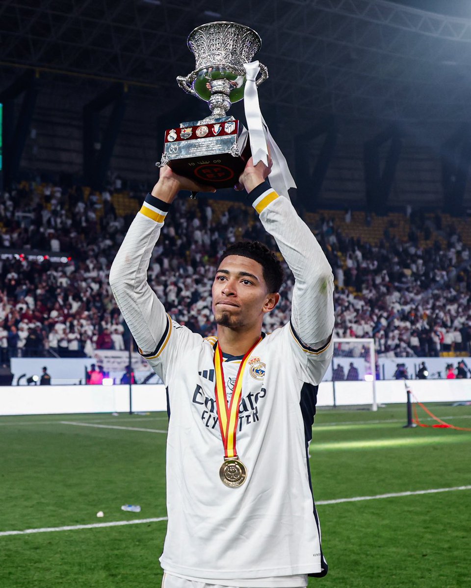 BellinghamJude's tweet photo. 1 Year ago today, loved every moment so far! 🤍 #HalaMadrid https://t.co/Qz5vtGsFXc