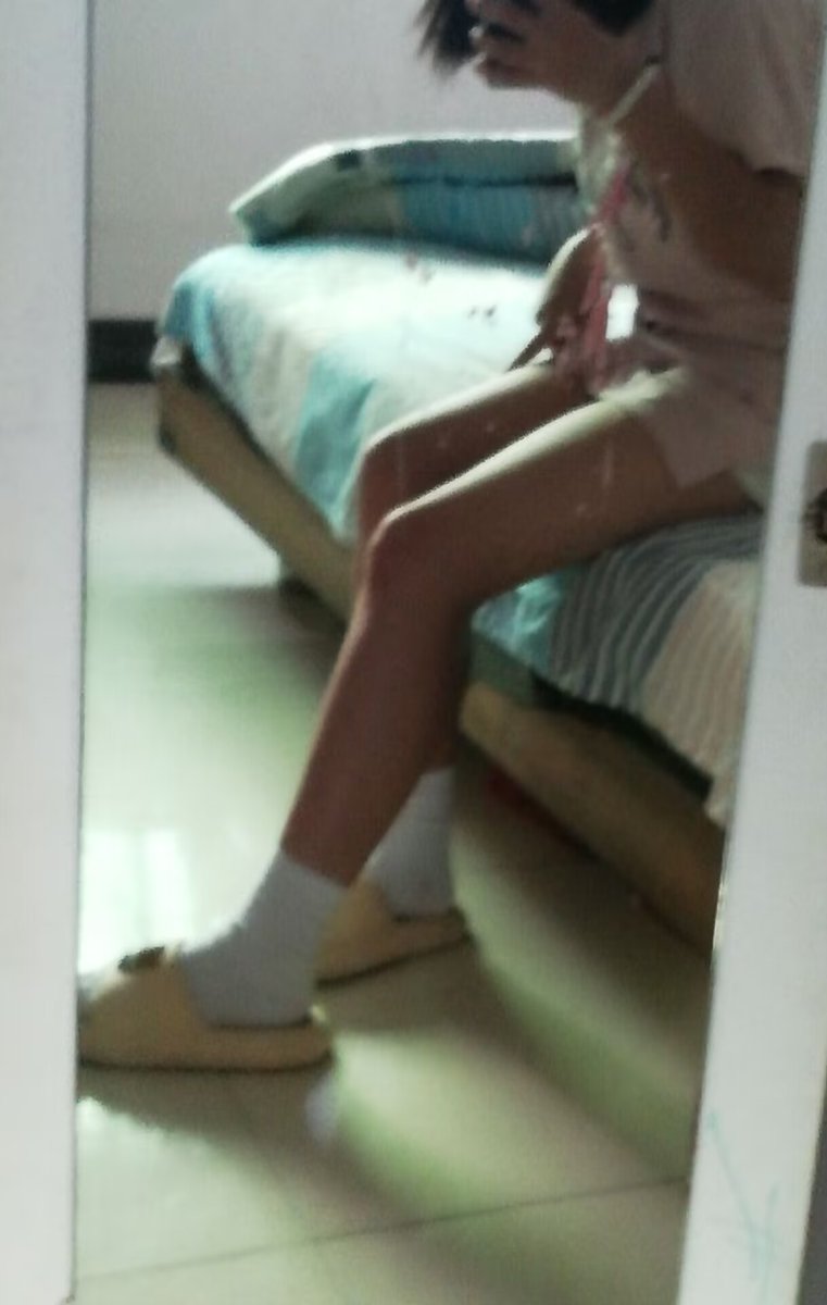 liuweidage's tweet photo. 没人找妹妹涩涩，这么好的腿没人疼 https://t.co/OXK8YcjY11