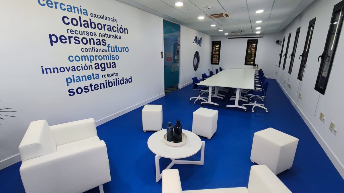 Un punto de encuentro. Un espacio innovador que fomenta la interacción con nuestros grupos de relación y la escucha activa  de entidades, organizaciones y la ciudadanía a través de la digitalización y las nuevas tecnologías. FormAQUA es nuestra nueva sala de formación.