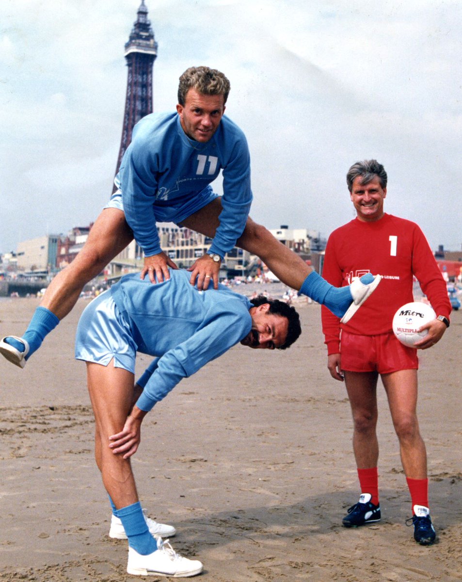 BFC_ExPlayers's tweet image. Happy 65th Birthday today to former Pool winger .... Gordon Owen 

Hope you have a great day Gordon !
👍😀🎂⚽️🍊⛳️🏌️‍♂️

#LovesHisGolf
#TopMan