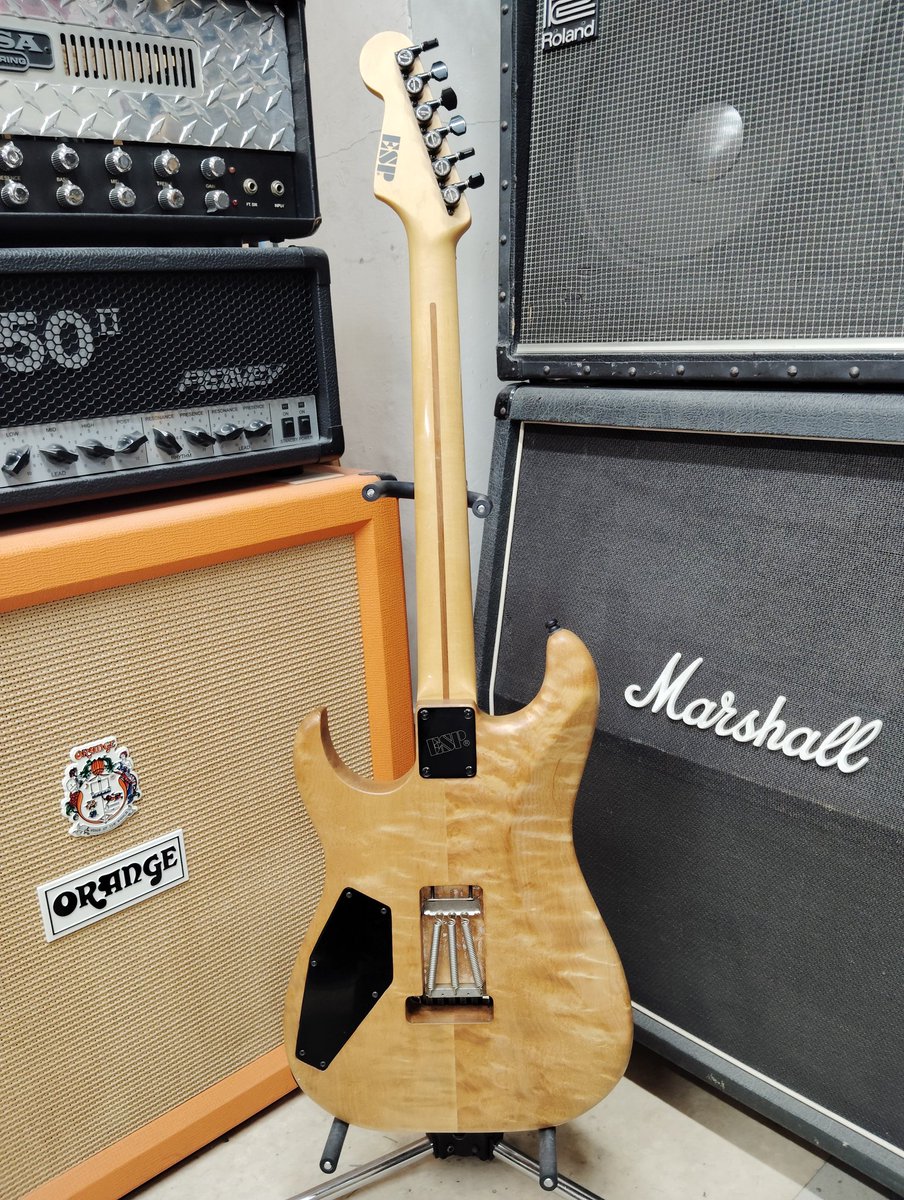 sexyfinger75's tweet photo. このたび生まれ変わりました、Part2!
よろしくお願いします!
#ESP
#SeymourDuncan
#78Model
#YJM
#Floydrose https://t.co/mt1HnvzMd9