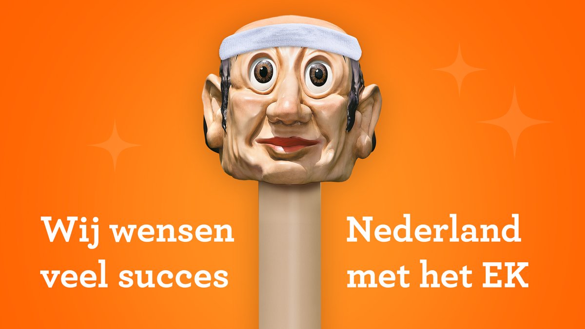 Succes Oranje! 🧡 Langnek ziet jullie al hoog boven de tegenstanders uitsteken! 💪 #ek #memphisdepay