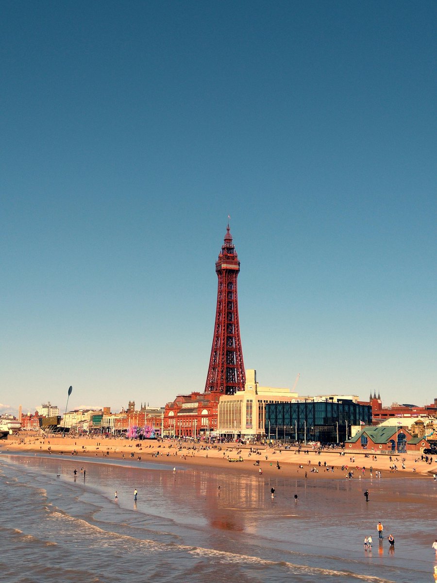 Go Yellow for Shine!  
Blackpool Tower will be glowing yellow tonight thanks to <a href="/FatSamsBarGril1/">Fat Sam’s Bar & Grill</a> from 6pm in support of Shine on Go Yellow For Shine Day!   If you would like to make a donation to support Shine, visit shinecharity.org.uk/donate
#BlackpoolTower #Blackpool