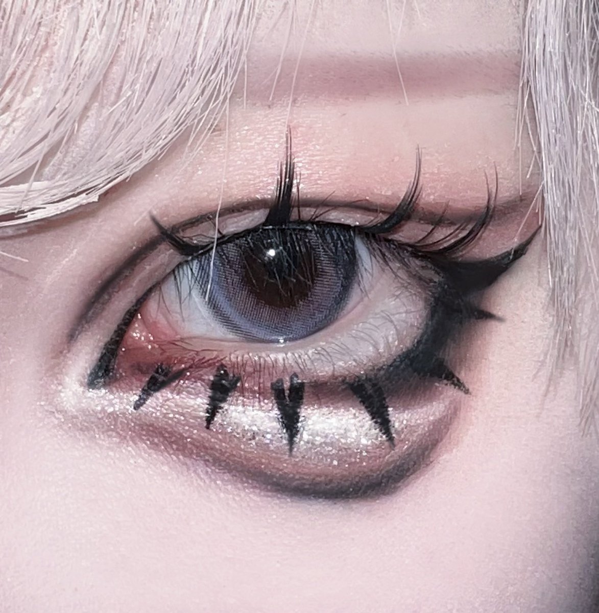 一日大学行ってもメイクこんな綺麗に維持されてて天才かも