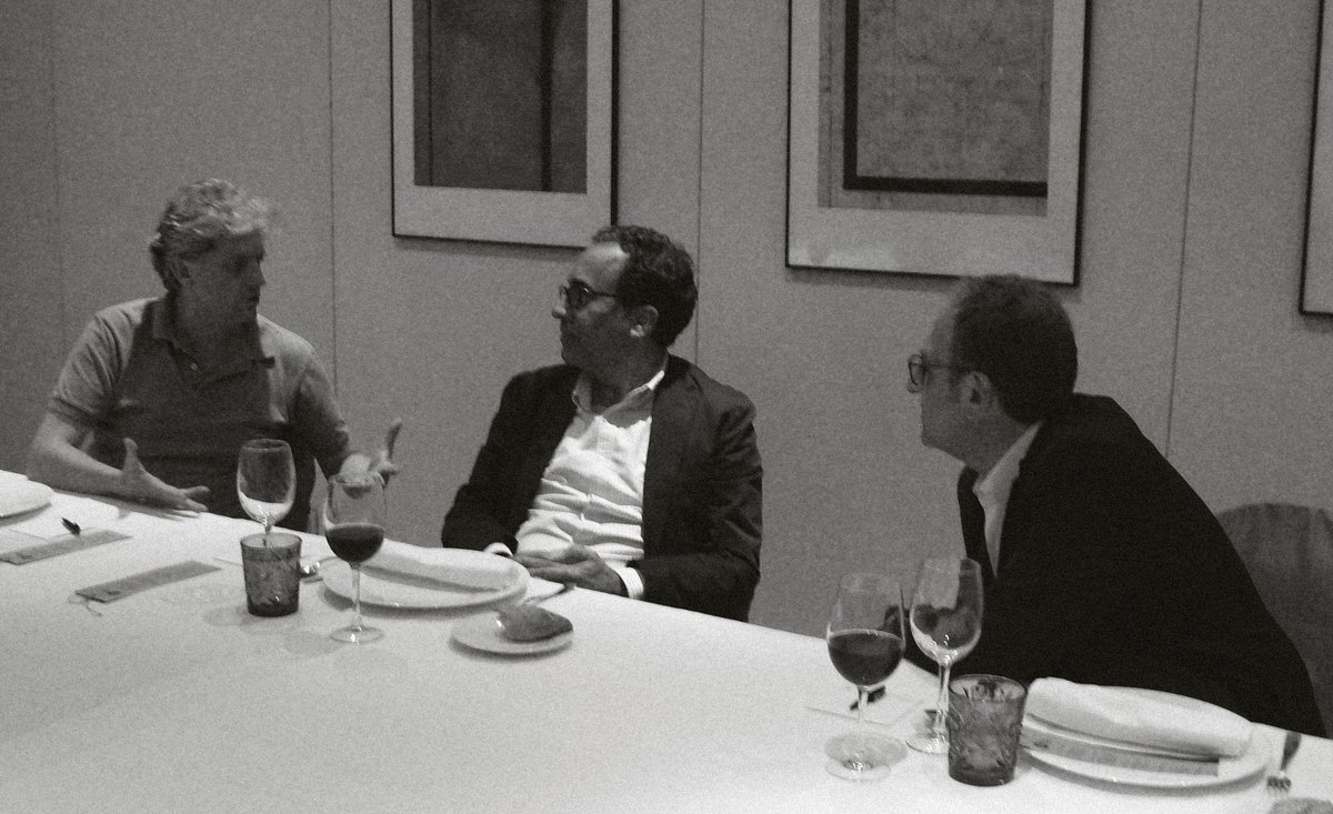 Conecta_CLM's tweet image. Ayer disfrutamos de un almuerzo estupendo en el #HotelPalaciodelretiro con la asociación Club Conecta. 
Un placer reunirnos con varios de los fundadores. ¡Grandes momentos y excelente compañía!
#clubconecta