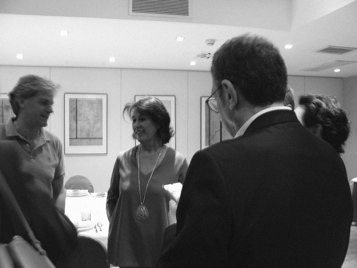 Conecta_CLM's tweet image. Ayer disfrutamos de un almuerzo estupendo en el #HotelPalaciodelretiro con la asociación Club Conecta. 
Un placer reunirnos con varios de los fundadores. ¡Grandes momentos y excelente compañía!
#clubconecta