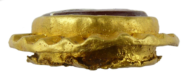 Find_the_PAST's tweet photo. #findsfriday A fabulous, Roman Gold Intaglio, found in East Yorkshire and donated to the Beverley Treasure House. https://t.co/jPGEOeMarH https://t.co/lxmuprLhsC