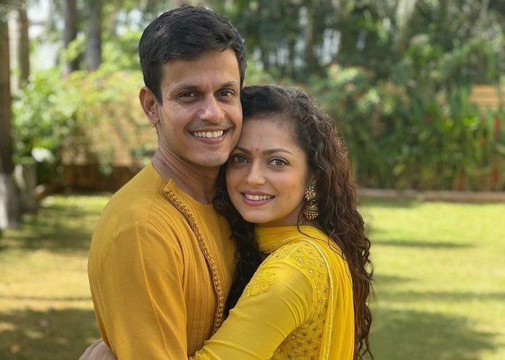 #SuperExclusive

#DrashtiDhami and Neeraj Khemka announces PREGNANCY ; to welcome baby in October 2024!!

<a href="/GossipsTv/">GossipsTv(GTv)</a>