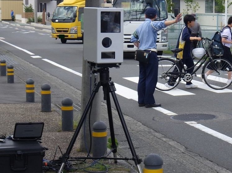 SP_koutuanzen's tweet photo. 静岡県内では可搬式オービスを【フル稼働中】です
⇒実施予定を一部お知らせします
　日時　６月１９日（水）
　場所　袋井市内
※県内全域、３０キロ道路でも５０キロ道路でも取締中
　速度の厳守と安全運転をお願いします

#静岡　#警察 https://t.co/kLlFVk2viM