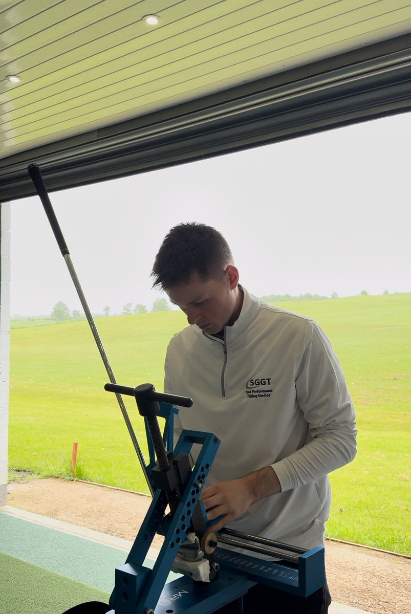 sggt_uk's tweet image. Great to see Jordan, our new fitter at SGGT England 🏴󠁧󠁢󠁥󠁮󠁧󠁿, enjoying his first few weeks in the custom fitting studios. 

Here are some shots of him in action. 

sggt.co.uk/book-fitting

#sggt #customfitting #golf #clubfitter #england #chesterfield