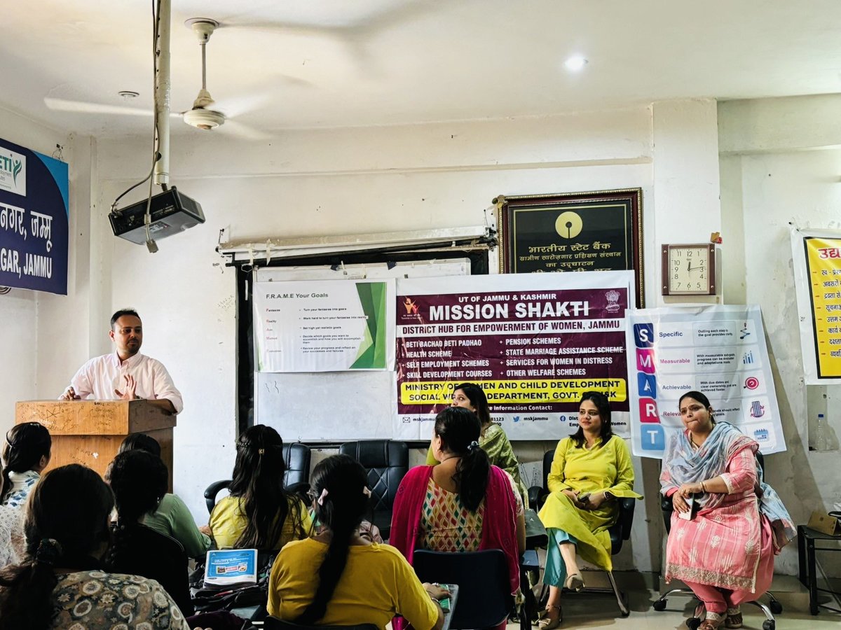 mskjammu's tweet photo. Seminar on #Goal_setting organized by Mission Shakti for the trainees of @SbirsetiJ
Ms Vimmy, a soft skills trainer was the resource person.
@dmjammuofficial @justcsachin @AnsuyaJamwal @DswoJammu @m_shagun @diprjk https://t.co/emV2LPbRev
