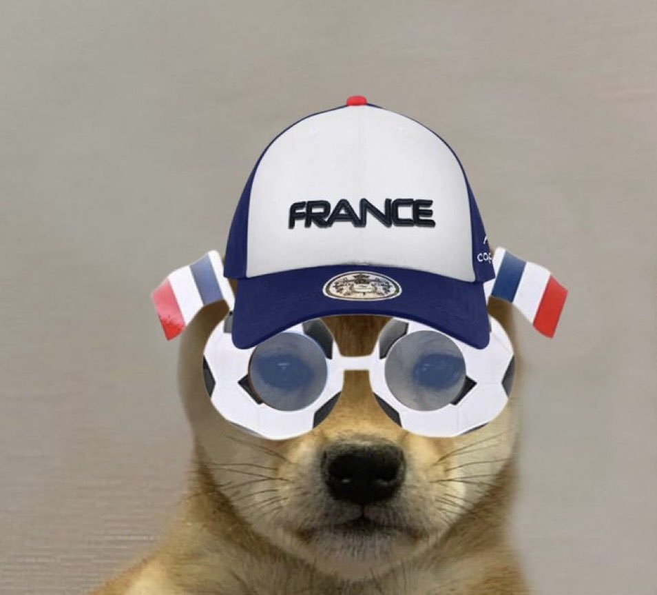 free_electron0's tweet image. Gm

Football szn innit