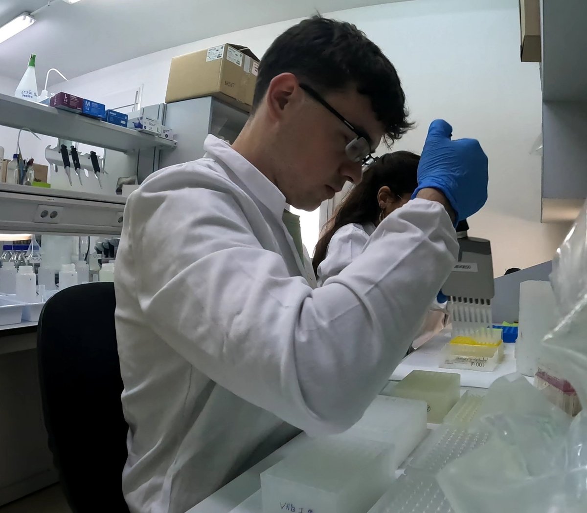 🌟 Introducing Lorenzo Falcón <a href="/LFalcn_bioD/">Lorenzo 🪲</a>! 🌟

Lorenzo joined our team at @IPNA_CSIC through #ProgramaINVESTIGO last year, and this April he began his new role as research technician in #EdAFoBio project, funded by <a href="/AgEInves/">Agencia Estatal de Investigación</a>.

#ResearchTeam #Biodiversity #SoilResearch