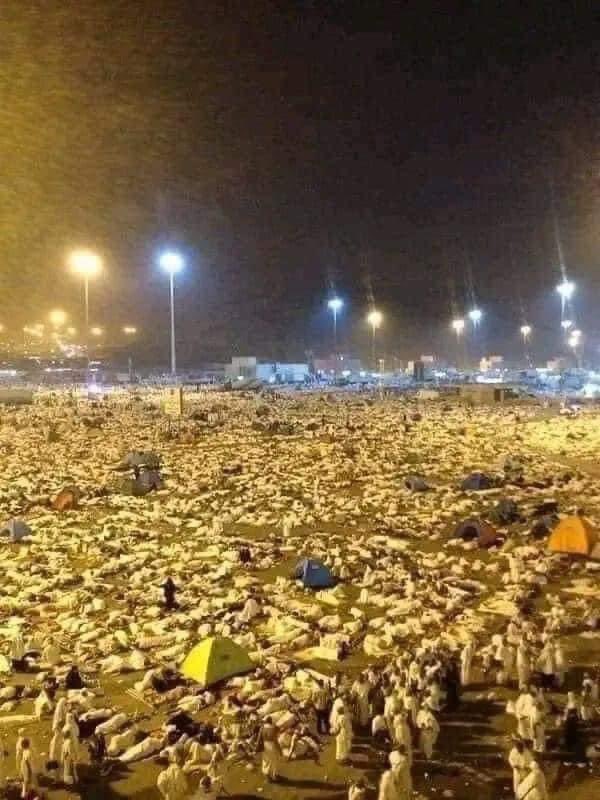 Suhaaaaaib's tweet image. In Muzdalifah at night

No palaces, no grand buildings, no expensive beds, no sheets; a night where the rich and the poor are all equal. Everyone sleeps on the ground, and our covering is the mercy of Allah for His servants.

A sleep unparalleled in the world.