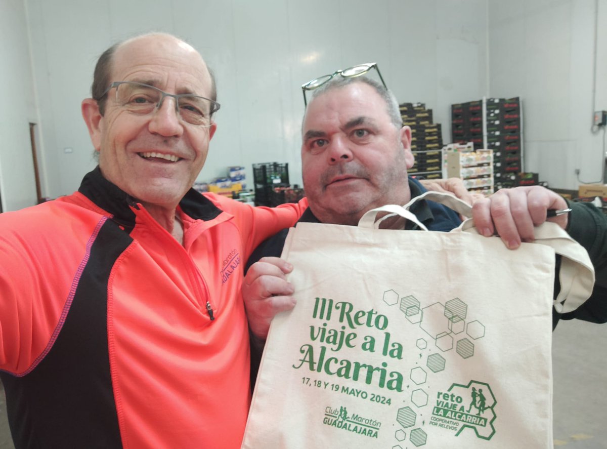 Esta semana nuestro compañero Roberto ha visitado a varios de nuestros patrocinadores para nuestro agradecimiento por todo el apoyo. 🙏
Coca-Cola, Torreznos Tendilla y Frutas Bucar ¡Muchas gracias!