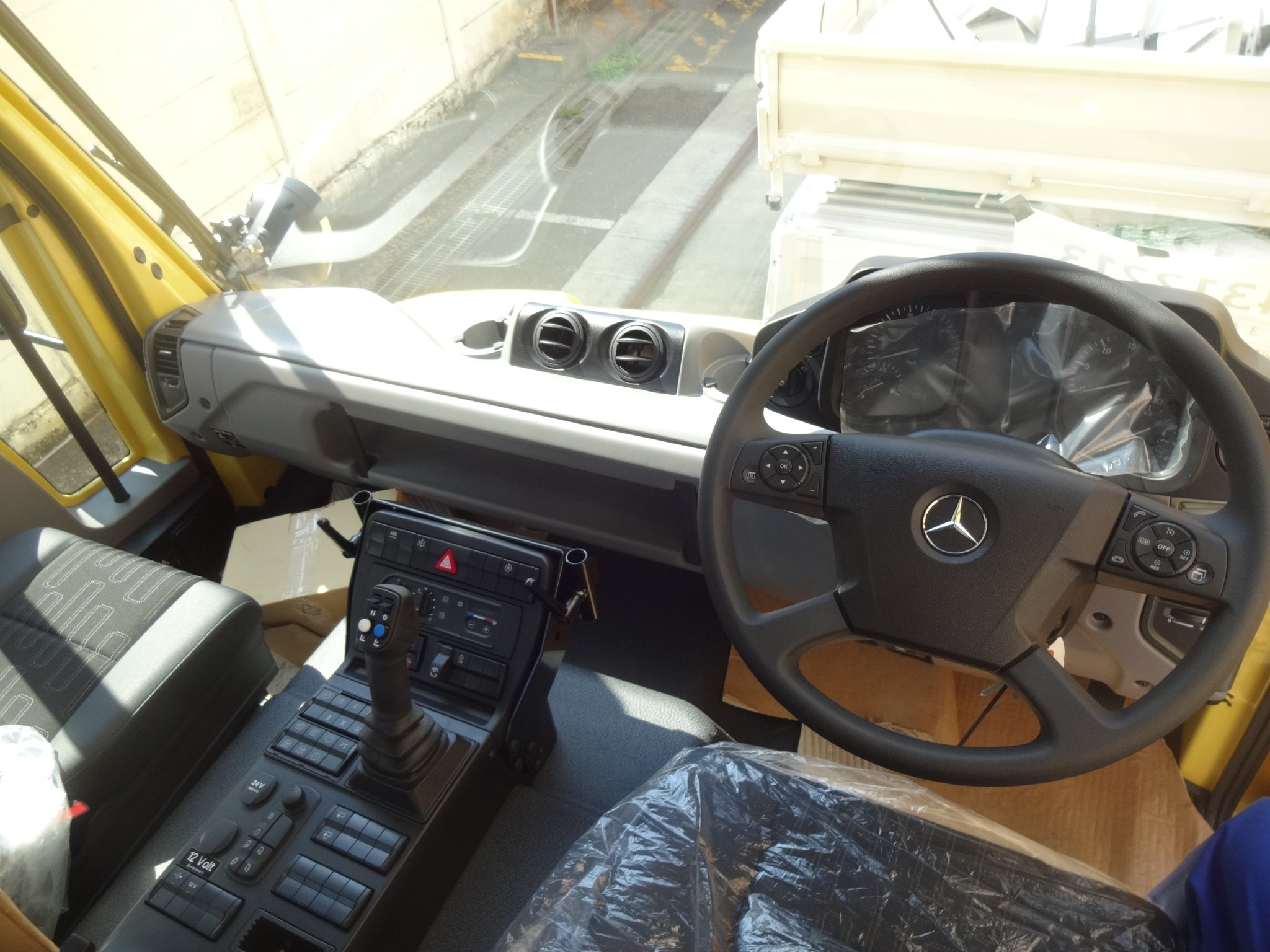 ウニモグ - Search / X