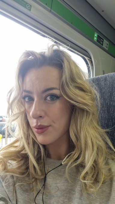 Shoot ready, a goodnight asleep and a strong cuppa coffee later; 😻 https://t.co/JW4YcN70Cn