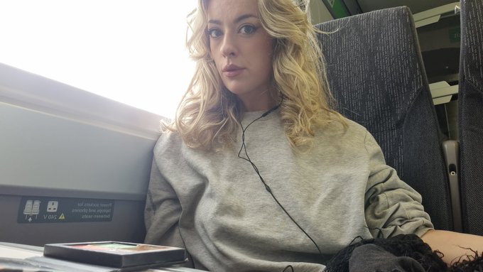 Shoot ready, a goodnight asleep and a strong cuppa coffee later; 😻 https://t.co/JW4YcN70Cn