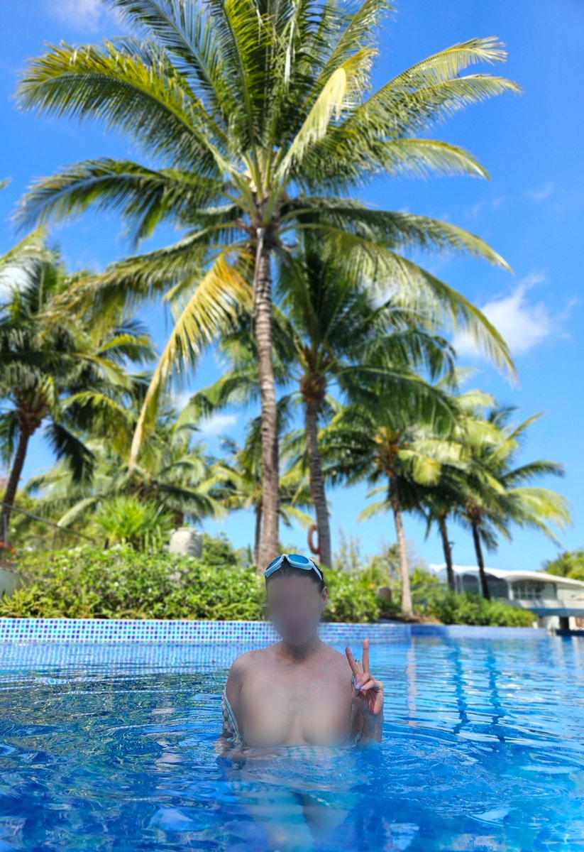 저희에게 DM 보내주시는 쏠남님들..
감사하기는 한데 인사말 딸랑, 초대요청 딸랑..
다른분들도 공통적으로 요청하시는 내용이 있잖아요.
최소한의 소개와 사진 정도는 첨부해서 보내주십셔.
저희에게 그정도 성의도 아까우시다면 어쩔 수없지만...