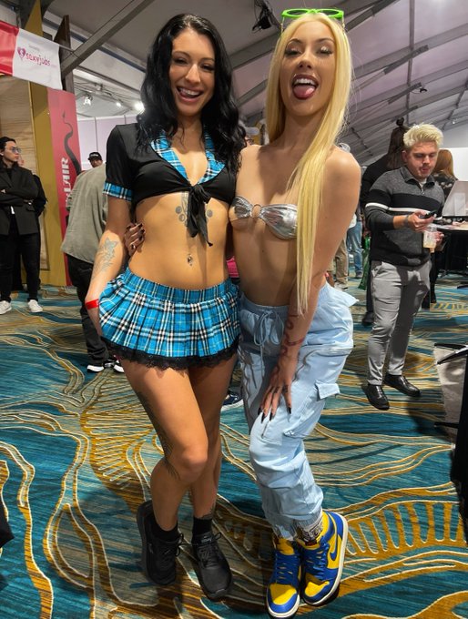 Happy birthday @ravenlaneXX 💟  I still have no idea what to say cuz you deserve so much love 🥹 I&rsquo;m so<a class="tags" target="_blank" title="On Twitter" href="/?out=eyJ0eXAiOiJKV1QiLCJhbGciOiJIUzUxMiJ9.eyJpYXQiOjE3MjA5NjY3OTYsImlzcyI6InR3cG9ybnN0YXJzLmNvbSIsIm5iZiI6MTcyMDk2Njc5NiwiZXhwIjoxNzUyNTAyNzk2LCJyZWRpcmVjdF91cmwiOiJodHRwczovL3R3aXR0ZXIuY29tL3JhdmVubGFuZVhYIn0.ou2OsbBT2zfDjqdU0F0dQPustqKARX5pRIAGnrxx8OfAlqrCTbG6JV05z2lPMJBekYH6ez1AweETAwYX4u_-_g">@ravenlaneXX</a><a href="/tag/pantyhose"class="tags"><span>#pantyhose</span></a>