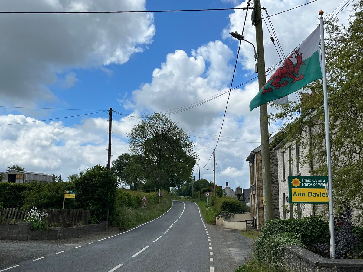 It’s surreal to see your name on hundreds of placards for the first time!

They’re flying up across the constituency, please feel free to message me if you would like one  🏴󠁧󠁢󠁷󠁬󠁳󠁿