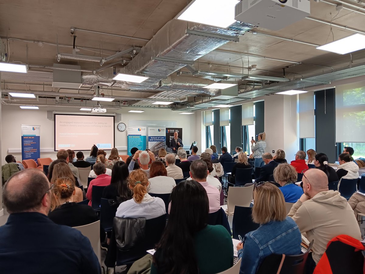NiamhatMU's tweet photo. Prof Alex Balch of University of Liverpool opens @MaynoothUni's conference on #HumanTrafficking &amp; #ModernSlavery to a packed room. #HTMD https://t.co/CoWyVUDOOK