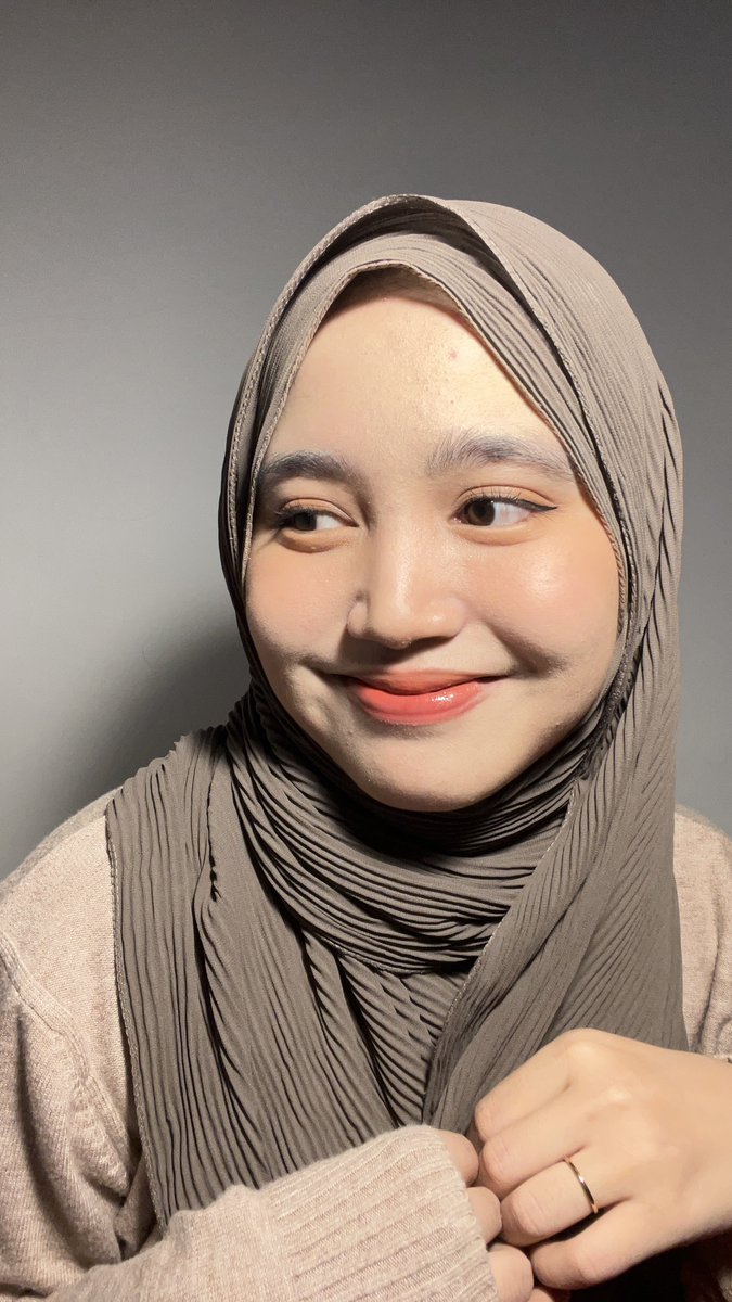 fitaminci's tweet photo. PRODUKNYA ATAU CARA MAKEUPNYA?

—How to achieve this skinlike non-filtered complexion  

with vid tutorial, sambil aku kasih step stepnya save/bookmark dulu 
#TryWithFi https://t.co/YRzJ1XX41y