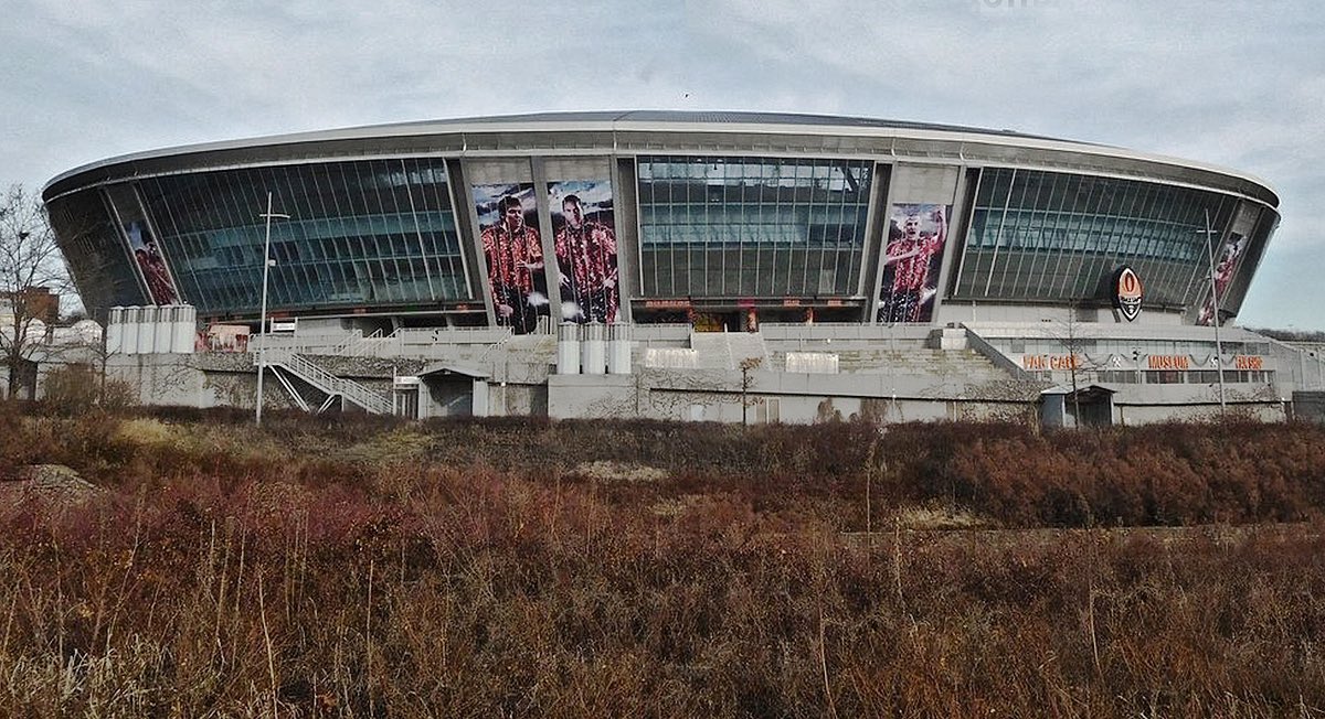 Olgacosse's tweet photo. Euros kicking off today reminded me how my home city Donetsk held euros in 2012 and now what’s left of that is a rotting stadium because russia only brings death. https://t.co/5RIDbHXlz2