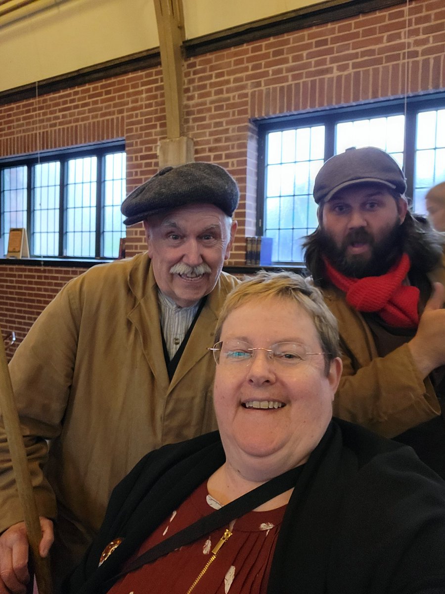 Sue_Shave's tweet image. #AIMconference2024 part of the brilliance of last night was the Black Country characters. Bert accused me of stealing my scarf and then offered to give me credit on the slate for it! Sublime.