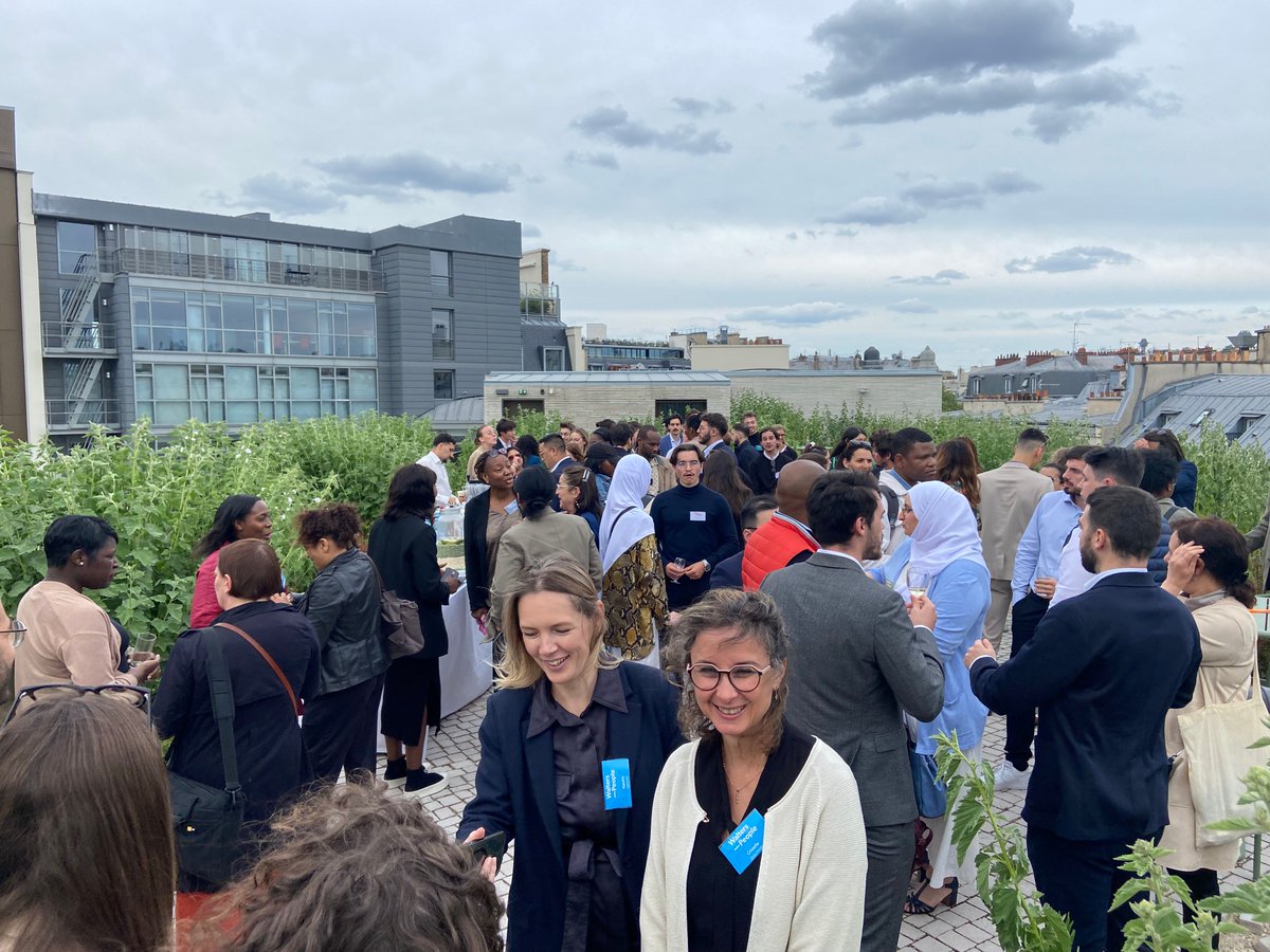 WaltersPeopleFR's tweet photo. Ce jeudi soir, nos équipes parisiennes ont eu le plaisir d'accueillir leurs candidats pour un afterwork sur le rooftop de notre bureau. ⭐ Envie d'être accompagné par des experts dans votre #carrière ? Consultez nos offres d'emploi 👉 https://t.co/qCNfsr5ONo #recrutement #intérim https://t.co/NcvcMdhalJ