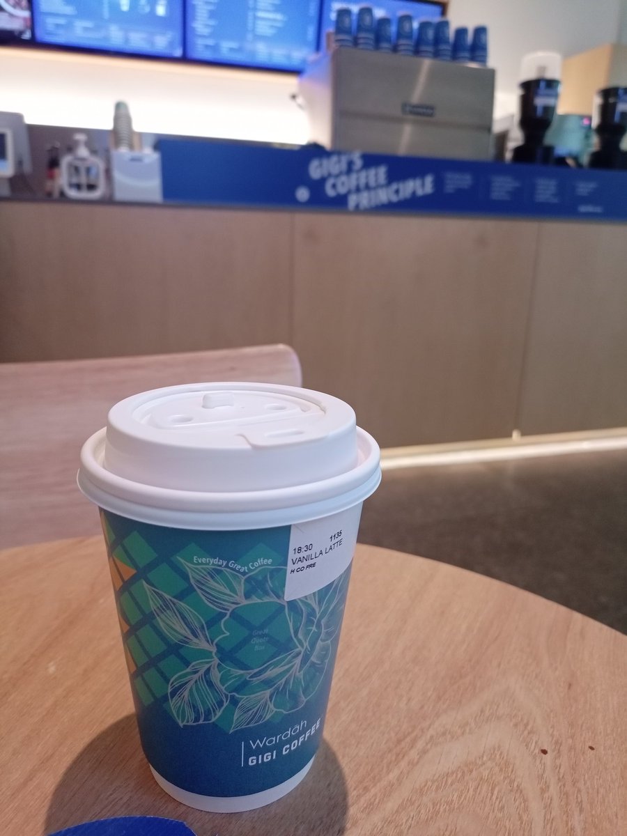 amarylisrose's tweet photo. kopi dulu baru kamu ❤

havin 'me time' alone here sambil layan migraine ni 

#KDBK https://t.co/2C1JlJXsRm