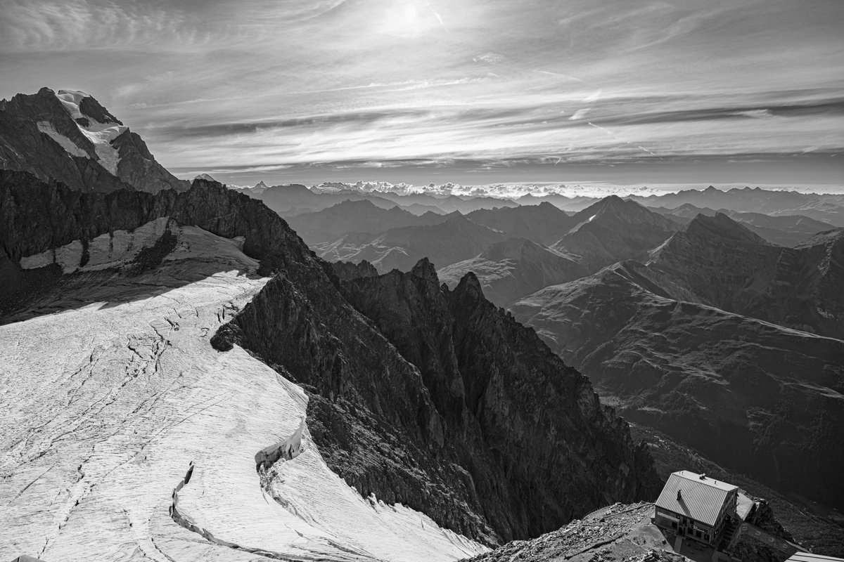 AlfonsoCat96194's tweet photo. Gm and Happy Friday to all of you my frens☀☕
I hope these weekends are great for all of you 🔥📸

#UnknownDestination #Photography #DigitalArt #NFT #NFTsCommunity https://t.co/64HLRyUlsq