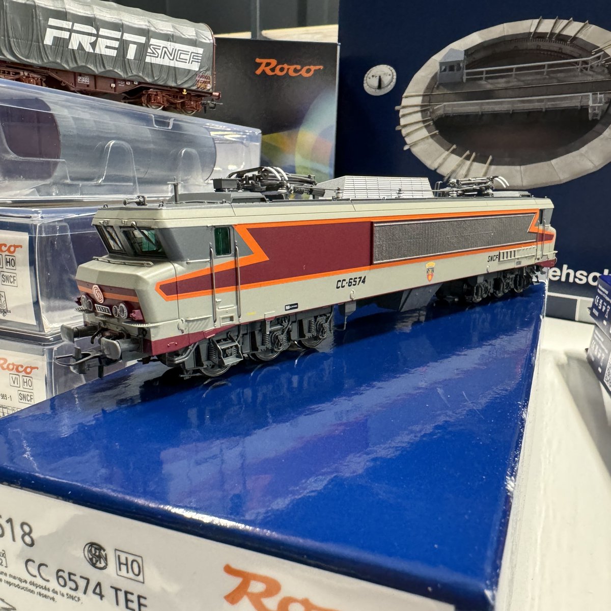 JModelisme's tweet photo. 🚂 Arrivage Roco 📢
🦊 Notre petite boule de poils à 4 pattes vous manque t'il ? 😊
En attendant Sharky, découvrez nos produits 👉 https://t.co/3QdiHjnREp
🚚 Ces produits sont éligibles à l’offre en relais PICKUP DPD.
#Roco #ModélismeFerroviaire #ModelTrain #RailwayModel https://t.co/W04zJxTTXK