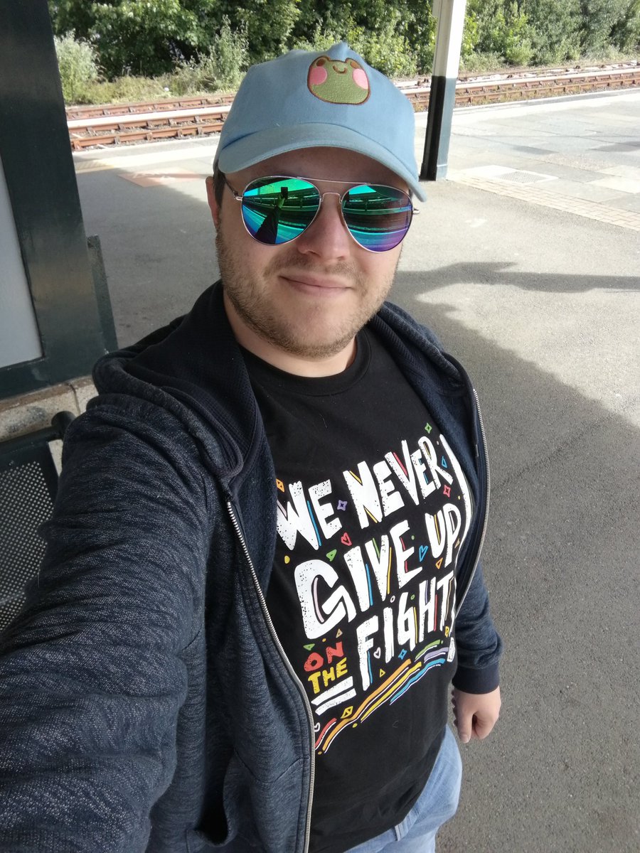 ZaetoLight's tweet photo. Sunlight's a bit intense for my eyes, but I'm feelin good. https://t.co/IsY2qa7sBU