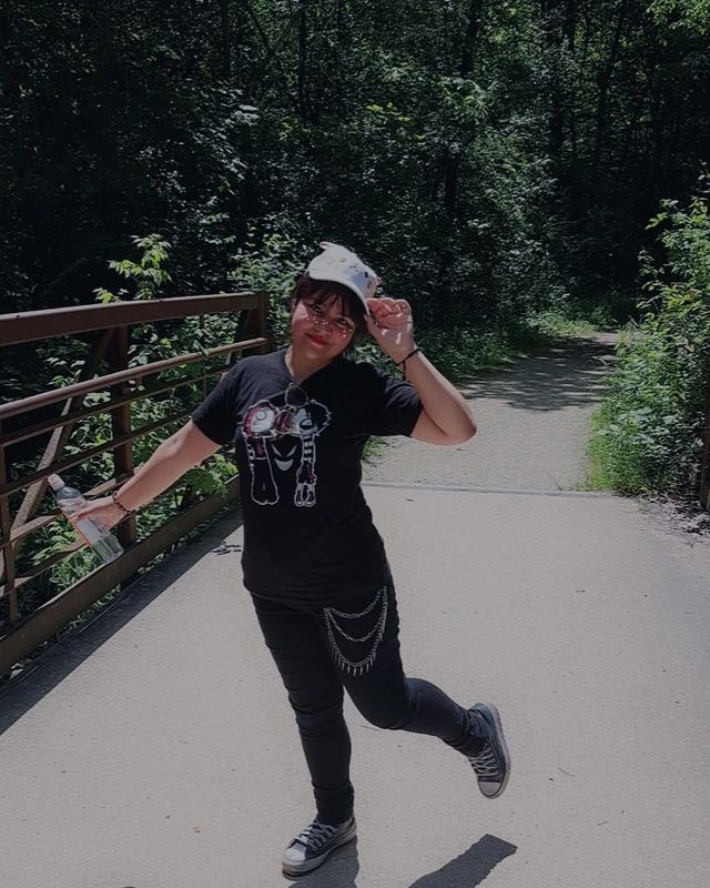 VampireFreaks's tweet photo. We love seeing customer pictures like this awesome one of @eli_mino_ in our Serial Freaks T-Shirt!
#CustomerPhoto #VampireFreaks #AltFashion #SerialFreaks #Spooky https://t.co/xmFOenJUm0