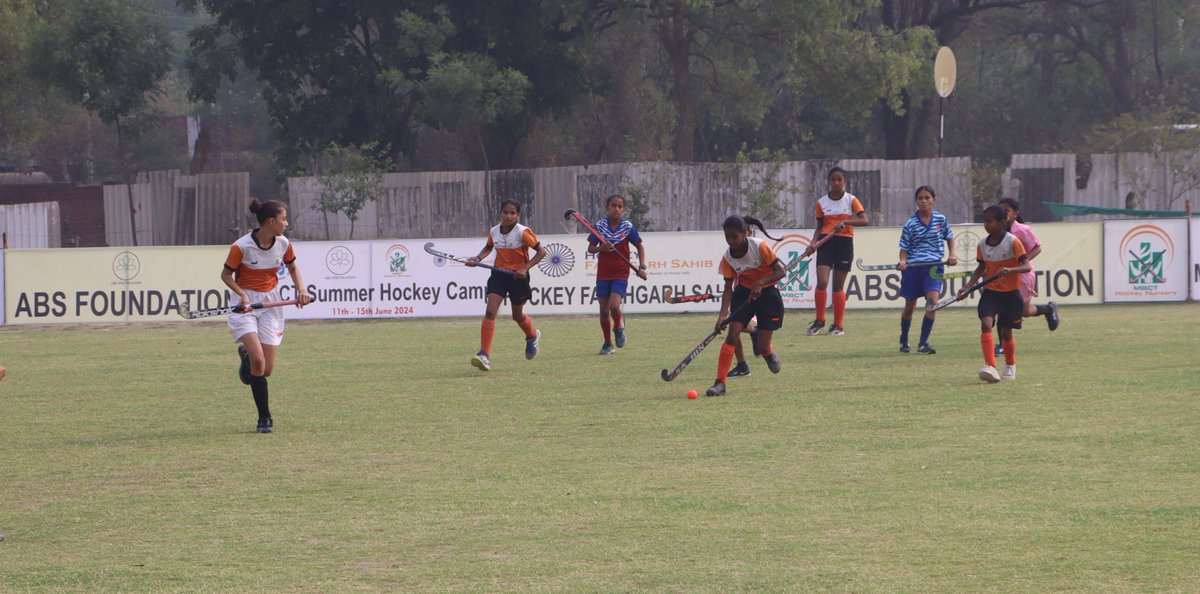 MBCT_Trust's tweet photo. Day 3 #SHC2024 Over 120 players dressed in their blazing Hockey attire & armed with full hockey kit receiving training from seasoned National & International level Coaches. The Chief Guest for the day Harpreet Singh Gill, Principal ITI Bassi Pathana.
#Hockey #Bassipathana https://t.co/dfR2gZrPCM