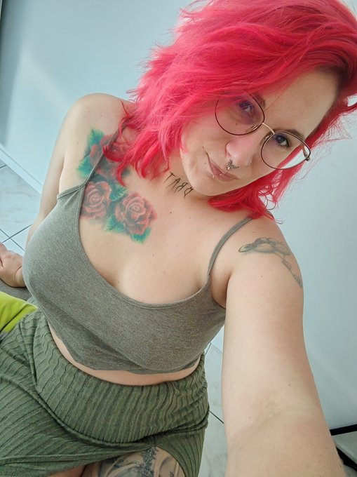 Tu m'aimes bien aussi au naturel 👉🏻👈🏻 ? 🙄🥹 https://t.co/oNDvhW5vc5<a href="/tag/rt"class="tags"><span>#rt</span></a>