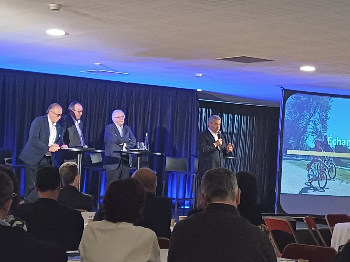 Comité Grand Lille (@cgrandlille) on Twitter photo "Je plaide pour une République des territoires, que la légitimité soit rendue aux élus locaux, que les décisions se prennent ds les territoires, avec les mondes économique et socio-économique. L’attractivité est clé." <a href="/xavierbertrand/">Xavier Bertrand</a> #CGL "Je plaide pour une République des territoires, que la légitimité soit rendue aux élus locaux, que les décisions se prennent ds les territoires, avec les mondes économique et socio-économique. L’attractivité est clé." <a href="/xavierbertrand/">Xavier Bertrand</a> #CGL