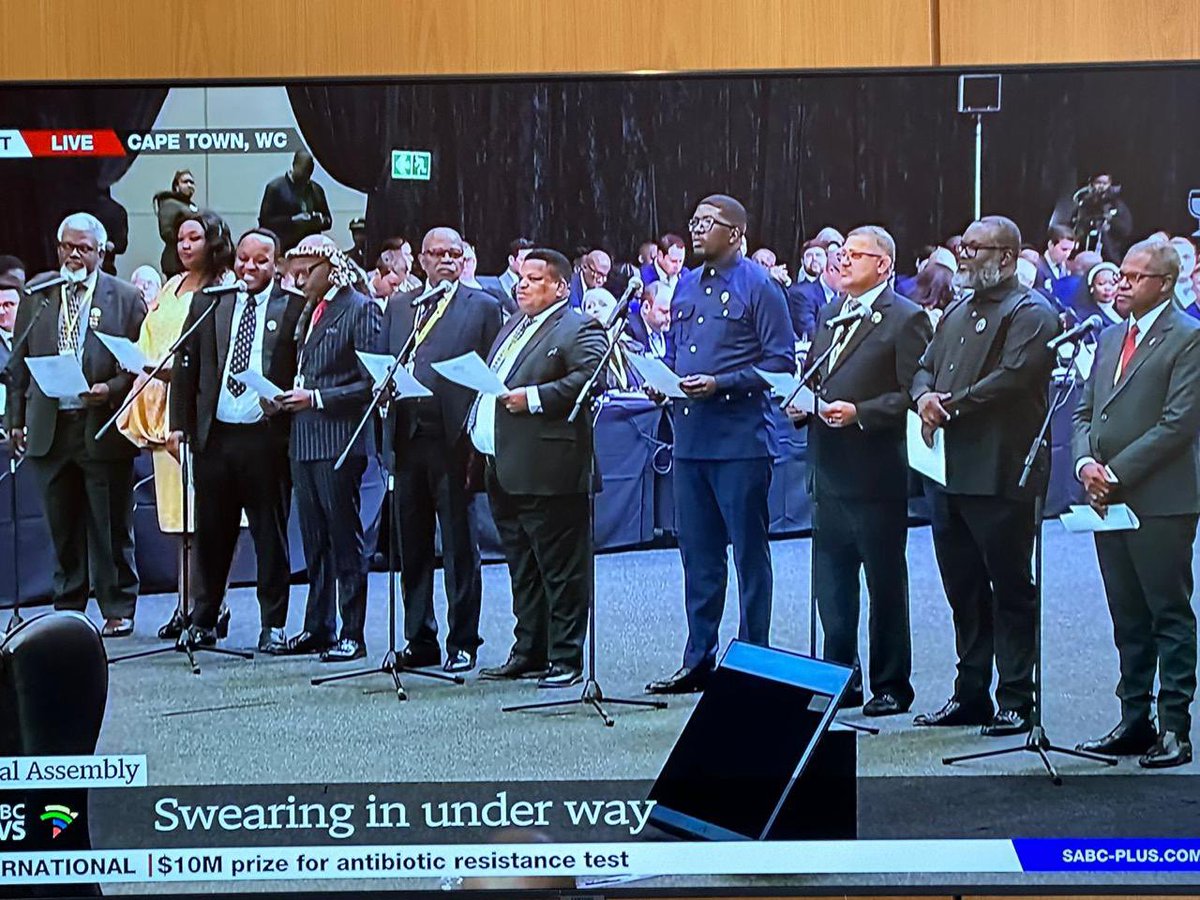 First 10 IFP members being sworn in the National Assembly.

🐘🐘🐘🟥⬜️🟩⬛️🟨⬜️
#LetsDoItForShenge #TrustUs #Sethembe #WeWorkForYou #Kungawe #ItsAboutYou