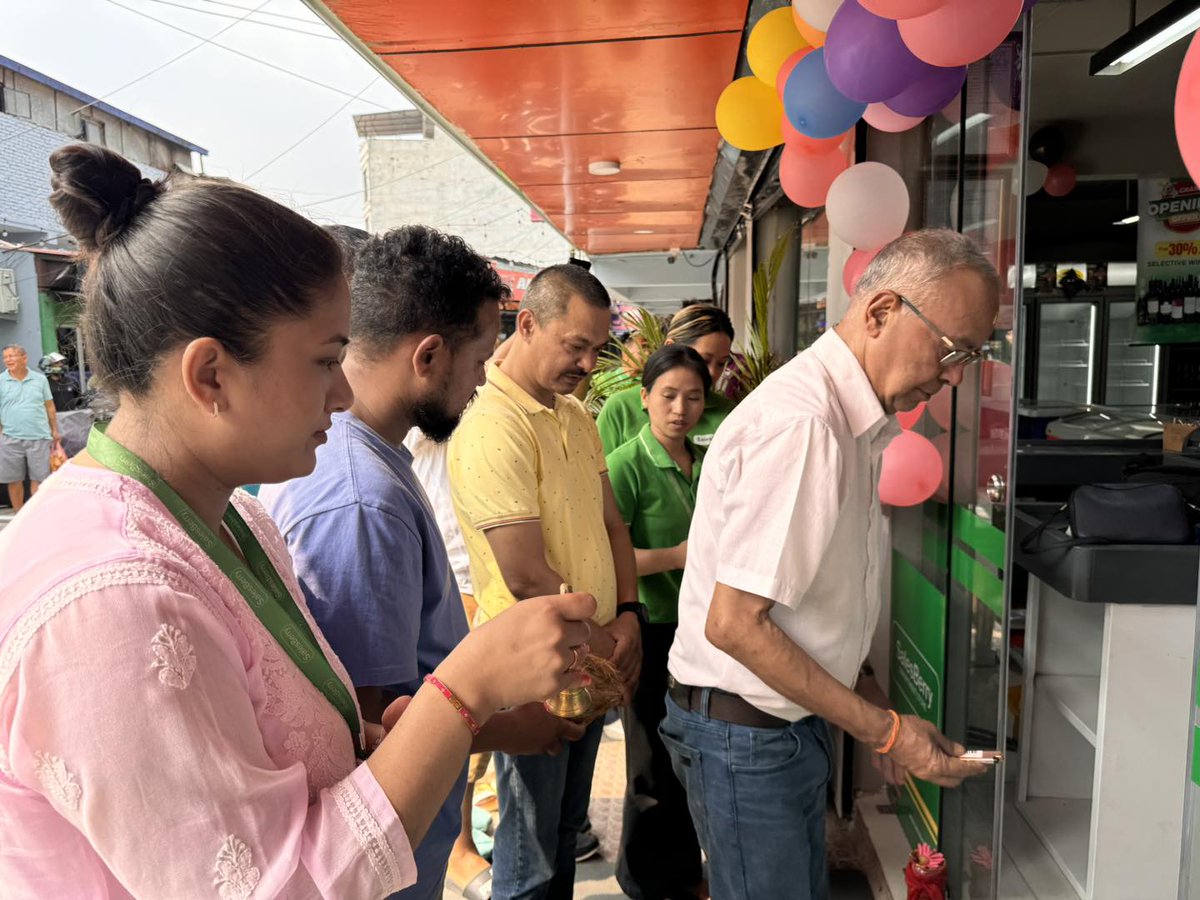 Some glimpses of opening of our stores at Golfutar and Special chowk, Hattigauda.
#salesberry #opening