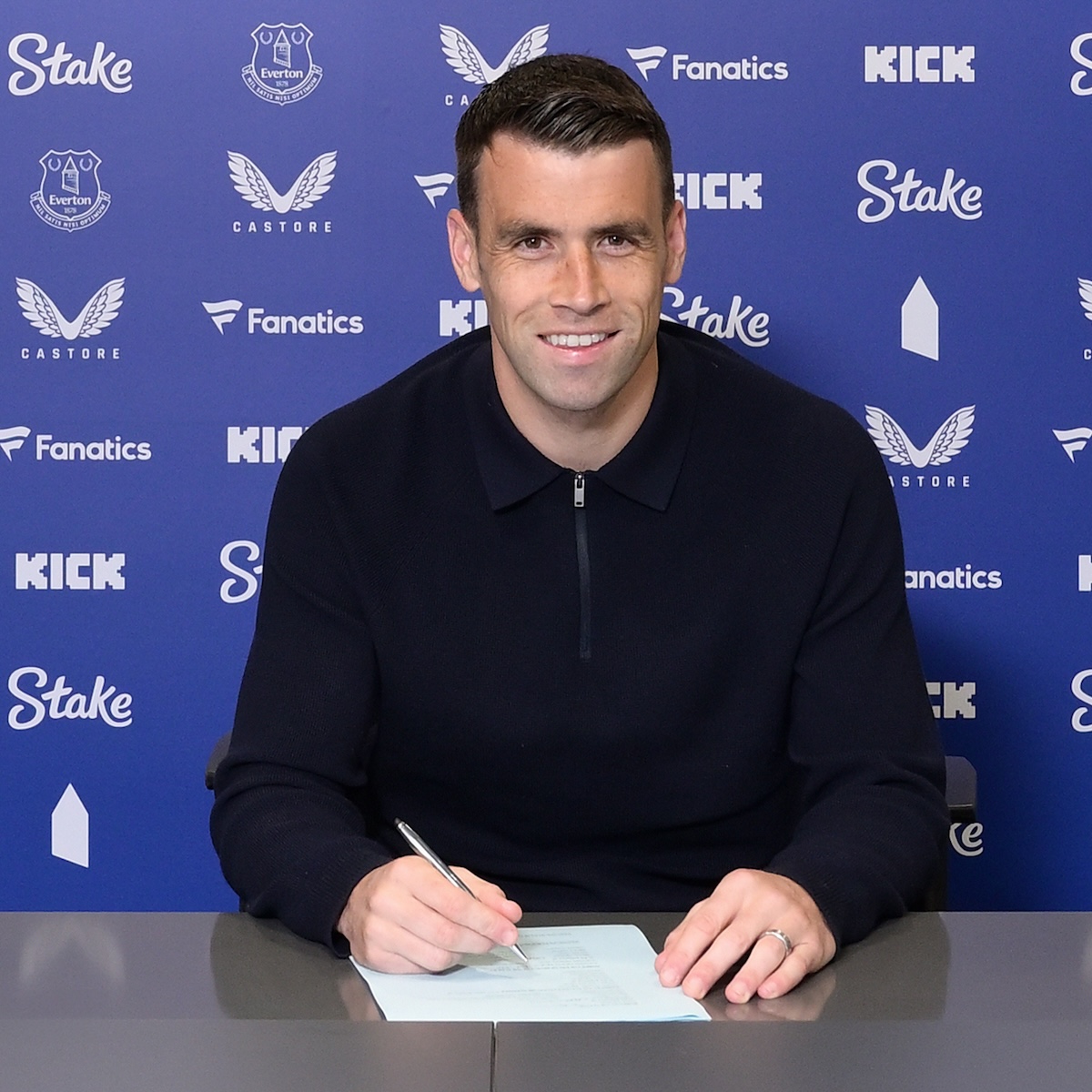 Everton's tweet photo. Captain Seamus Coleman will play in our final season at Goodison Park – and his 16th in a proud and distinguished career for the Toffees – after signing a new one-year contract until the end of June 2025. ✍️🔵