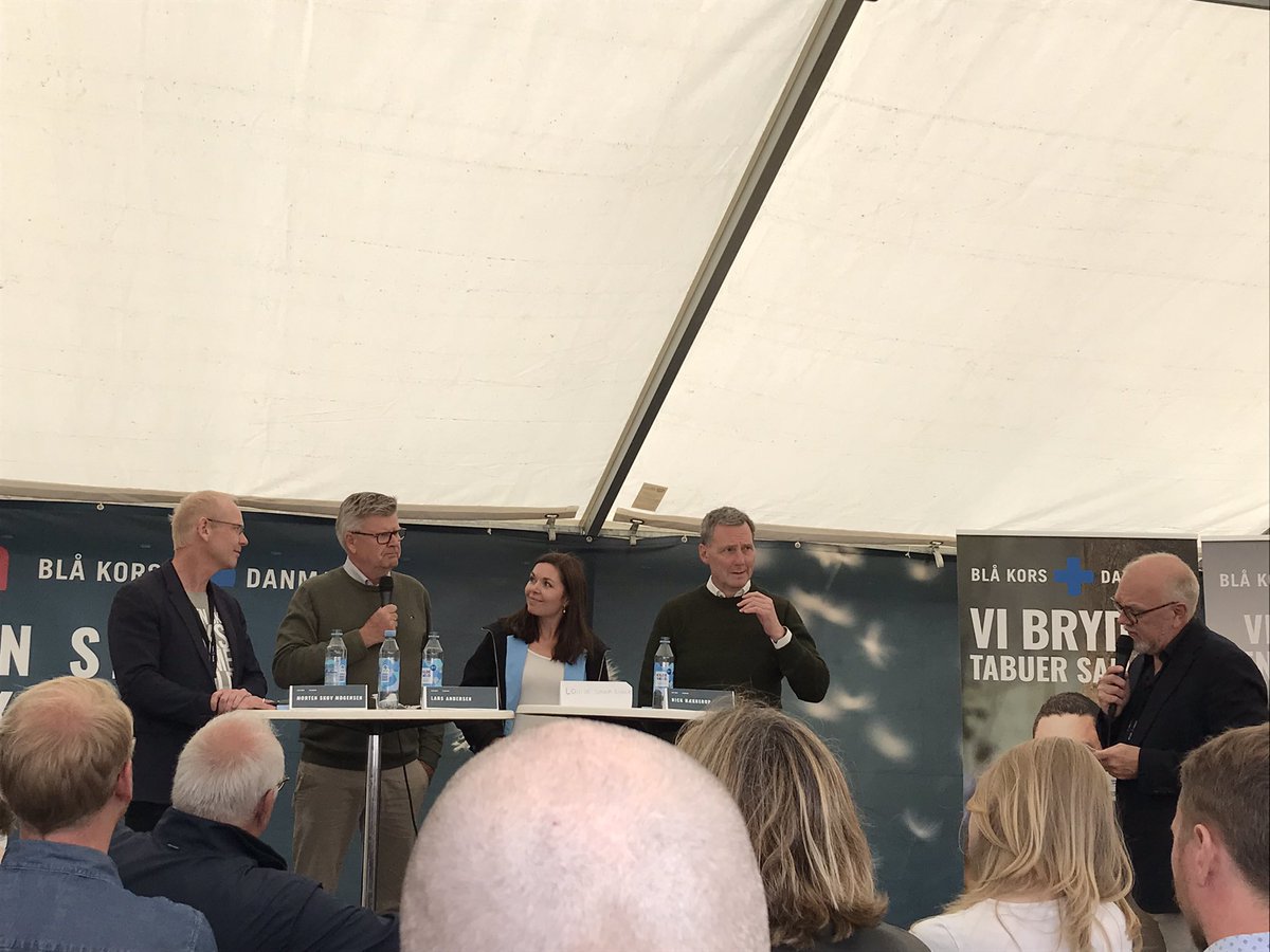 Hver sjette har valgt ikke at deltage i sociale arrangementer på deres arbejdsplads pga. alkohol. Det viser at Alkohol ikke er limen i fællesskaber - heller ikke for voksne. #fm24 #dkpol